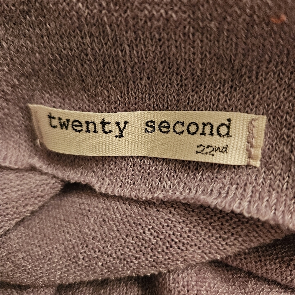 twenty second Lilac Off-Shoulder Sweater with Animal Print Sleeves Size Medium - Picture 6 of 12